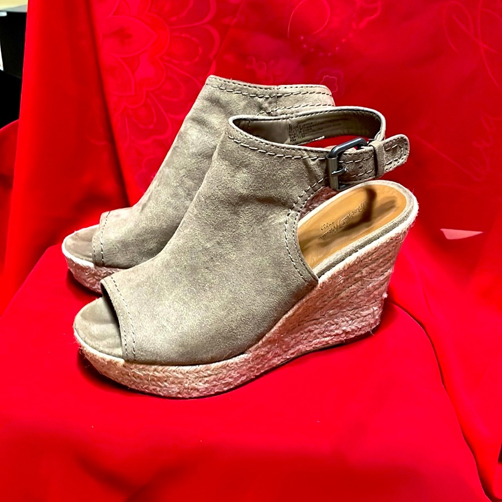 Microfiber suede espadrille wedges sandal